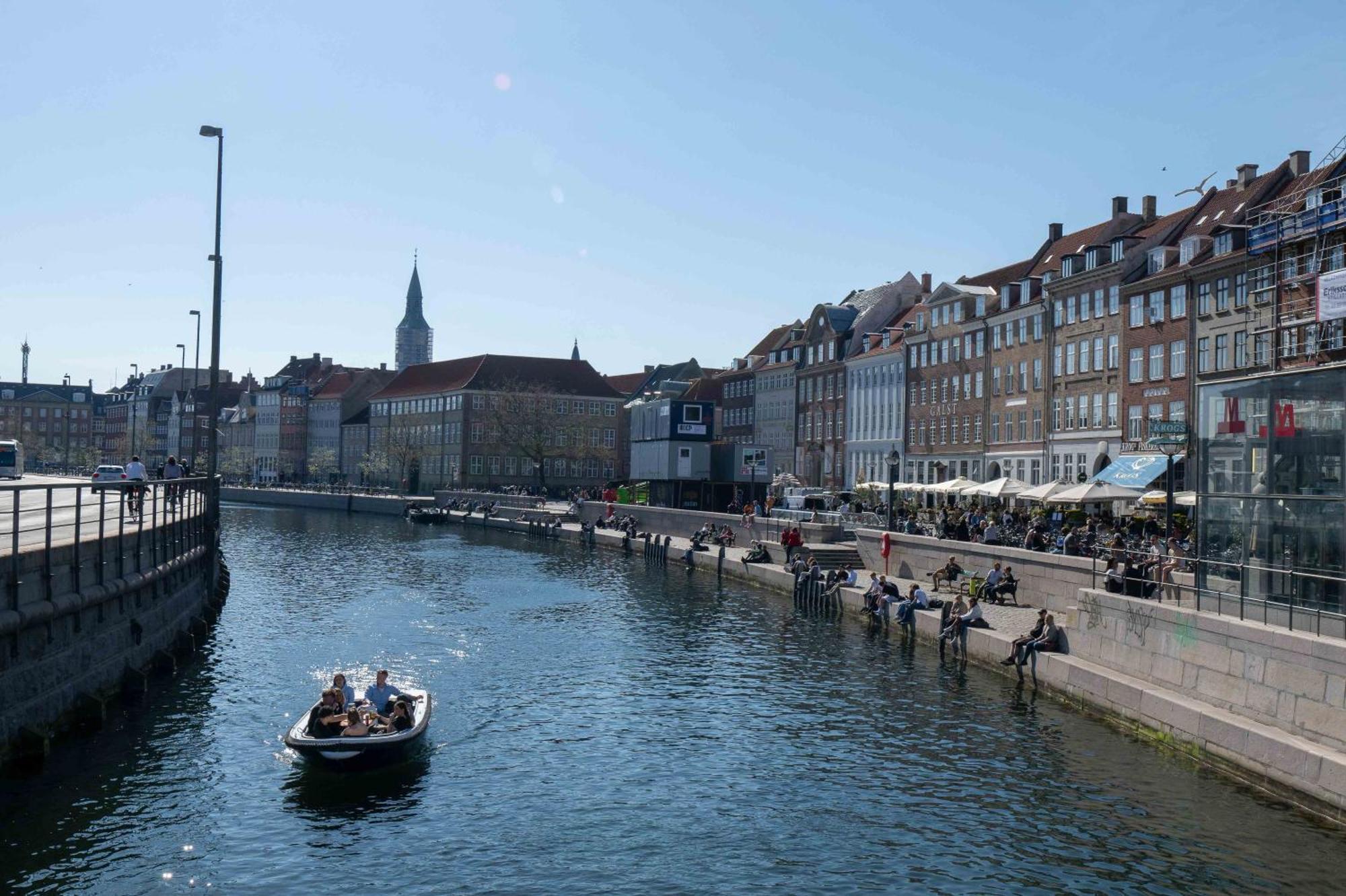 Large Apartment With Canal View In Central Cph City Копенгаген Екстер'єр фото